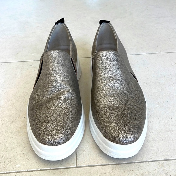 naturalizer leather sneakers